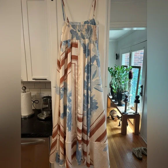 new Petal and Pup ELANOR MAXI DRESS - PALE BLUE PRINT - Picture 5 of 7